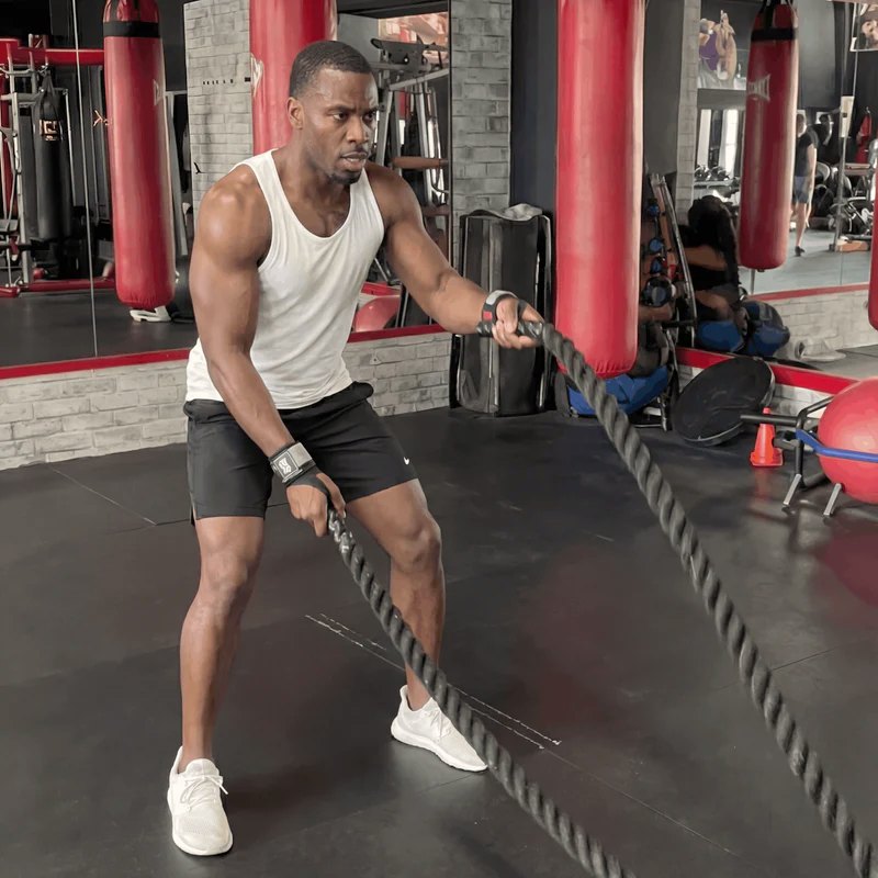 Battle ropes training at Box2Fit